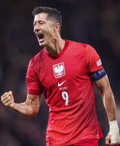 前经纪人:莱万此前想加盟皇马 但当时只能做替补